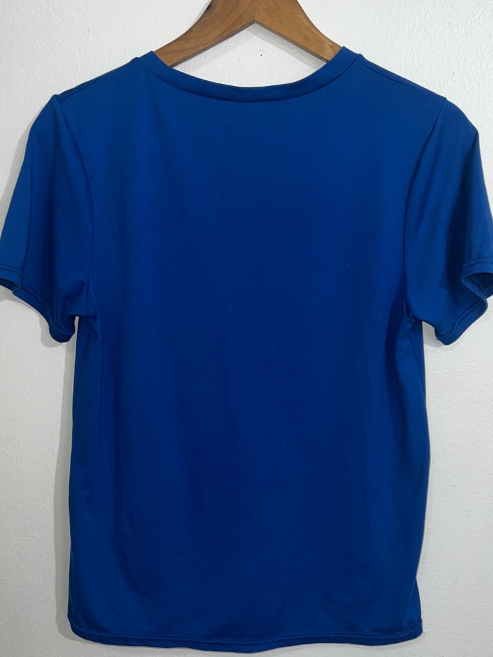 Blue Graphic Short-Sleeve Tee with Colorful Lips Print - Picture 3 of 4